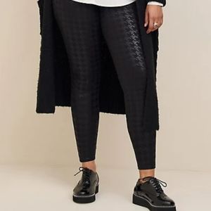 BNWT Torrid Full Length Sjgnature Waist legging woman's sz 1x & 2x